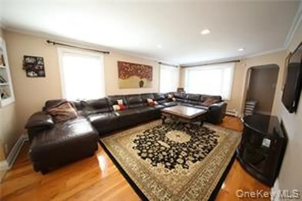 2032 Hobart Avenue Bronx NY 10461