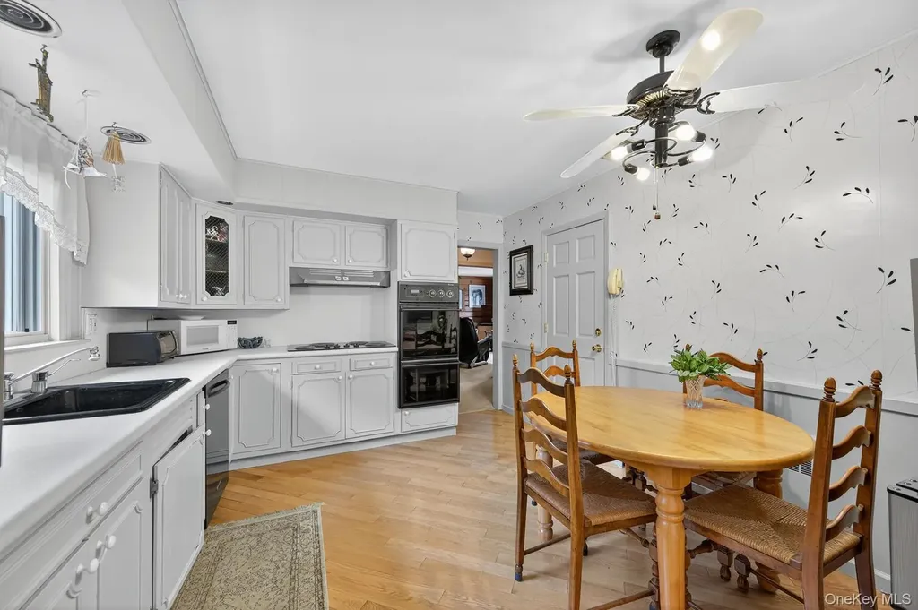 12 Griffith Lane Huntington NY 11743