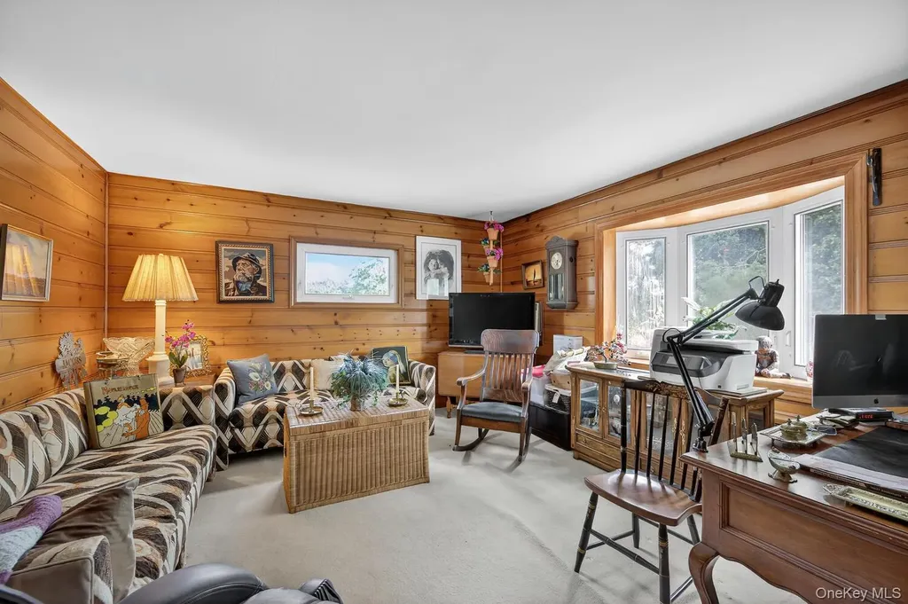 12 Griffith Lane Huntington NY 11743