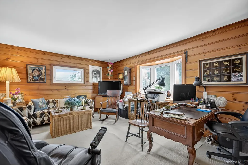 12 Griffith Lane Huntington NY 11743