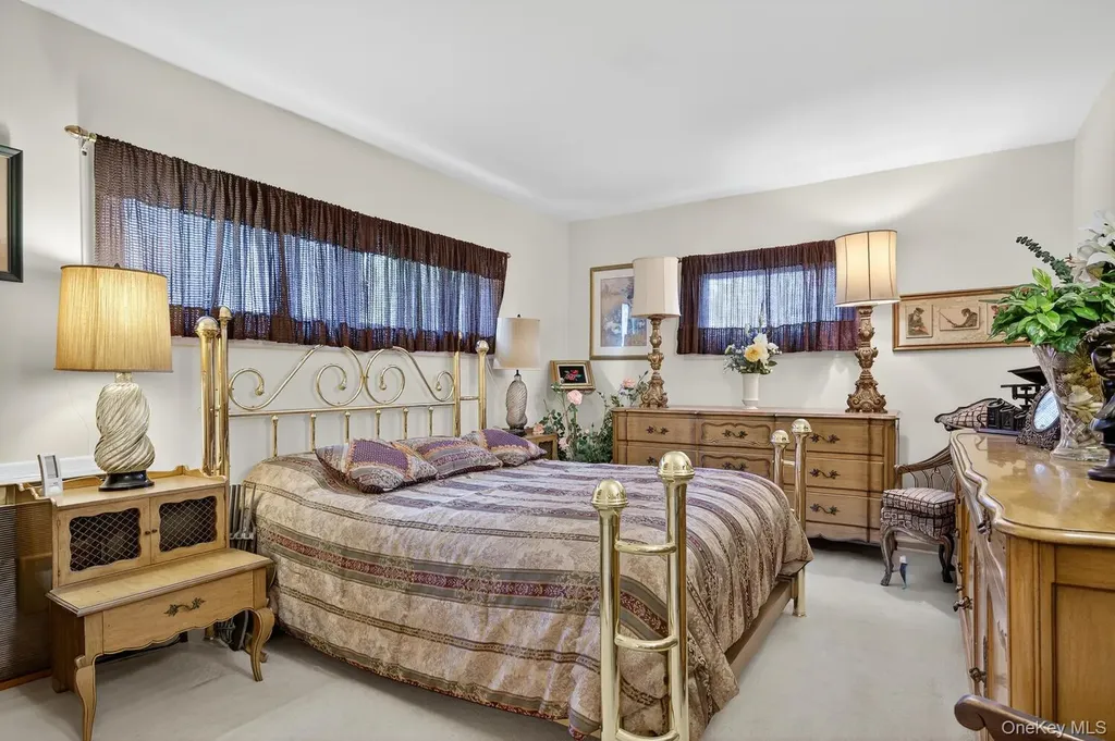 12 Griffith Lane Huntington NY 11743