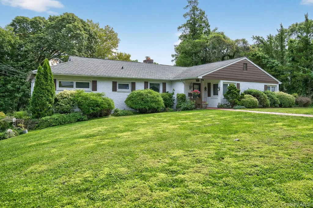 12 Griffith Lane Huntington NY 11743