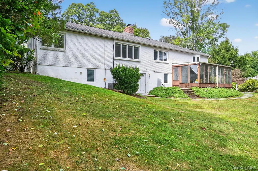 12 Griffith Lane Huntington NY 11743