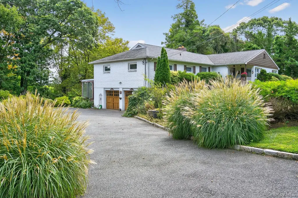12 Griffith Lane Huntington NY 11743