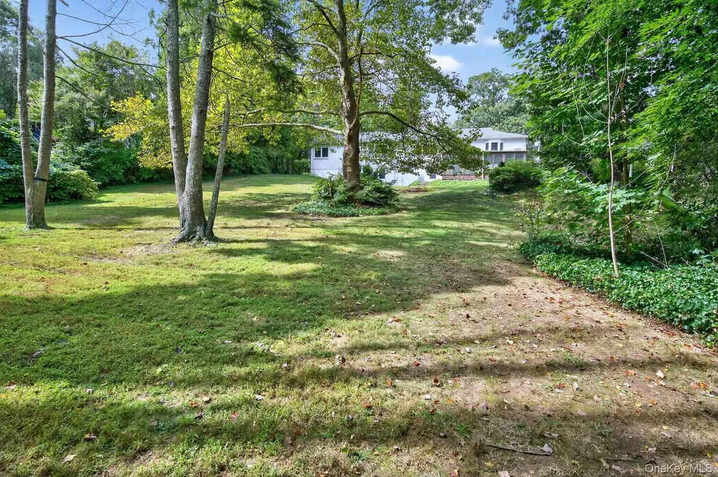 12 Griffith Lane Huntington NY 11743