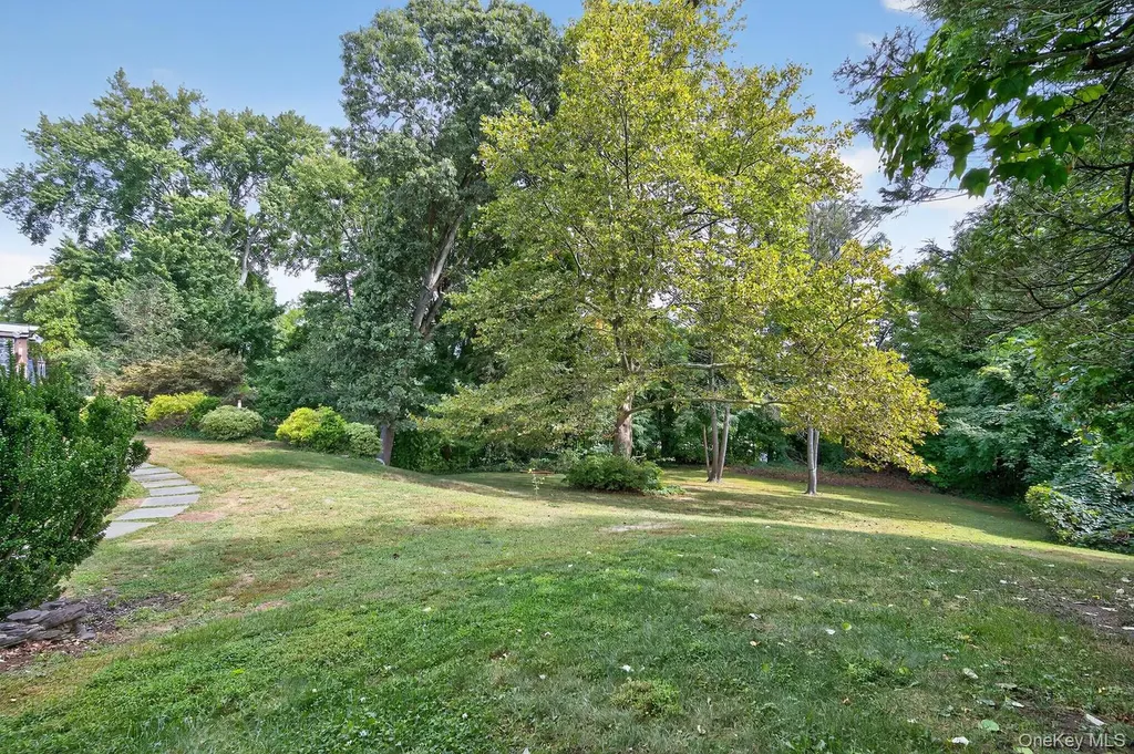 12 Griffith Lane Huntington NY 11743
