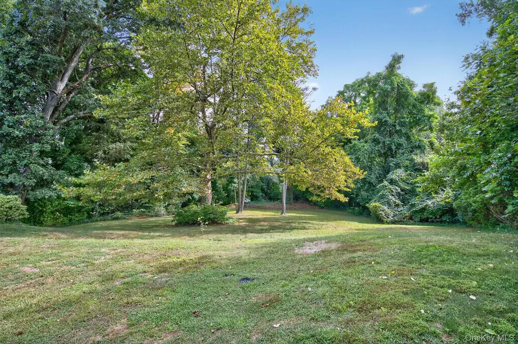 12 Griffith Lane Huntington NY 11743