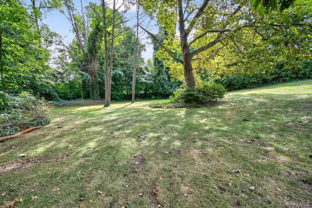 12 Griffith Lane Huntington NY 11743