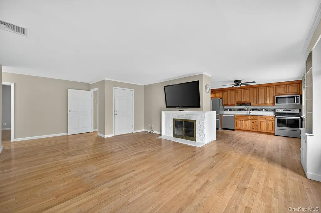 12 Griffith Lane Huntington NY 11743