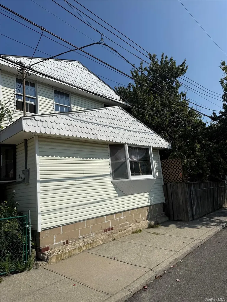815 Walton Road Broad Channel NY 11693