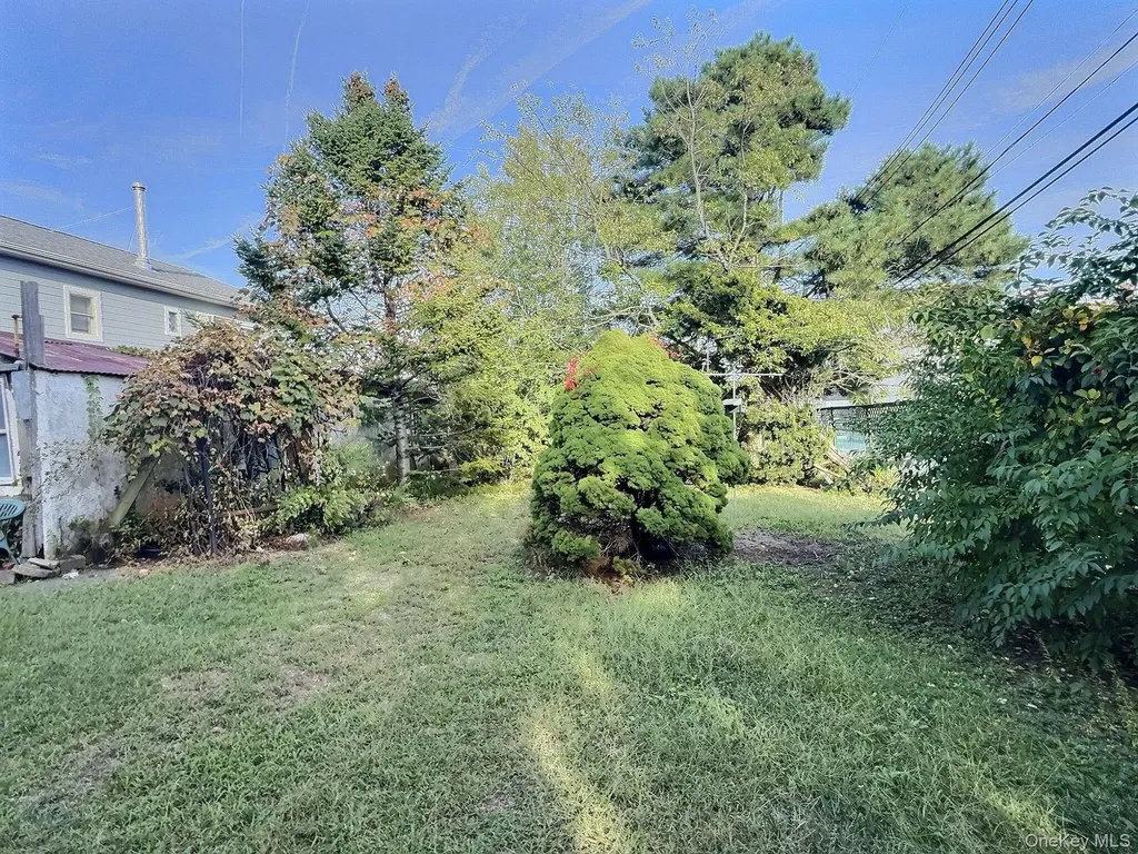 815 Walton Road Broad Channel NY 11693