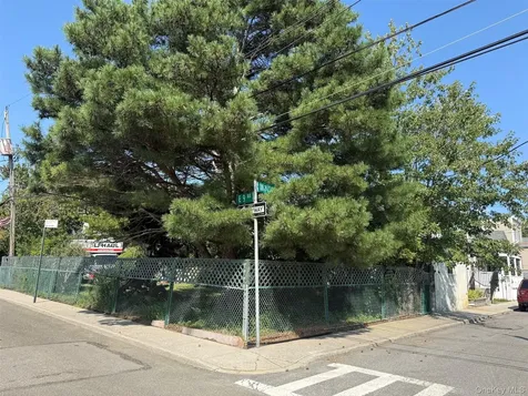 815 Walton Road Broad Channel NY 11693