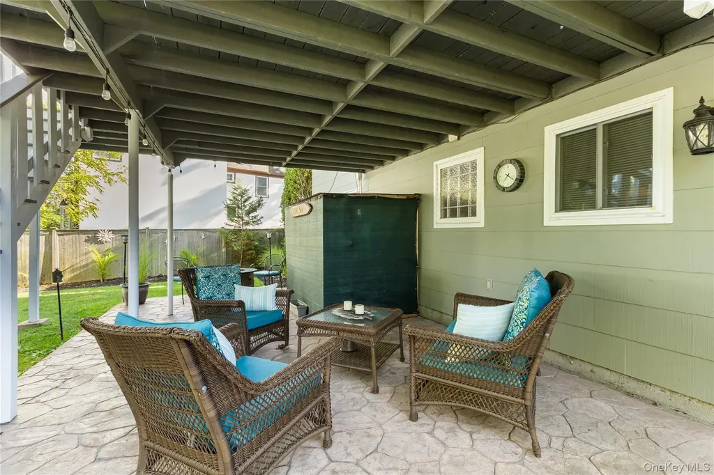 67 Hemlock Lane Bay Shore NY 11706