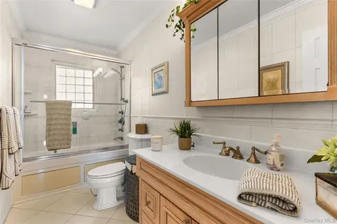 67 Hemlock Lane Bay Shore NY 11706