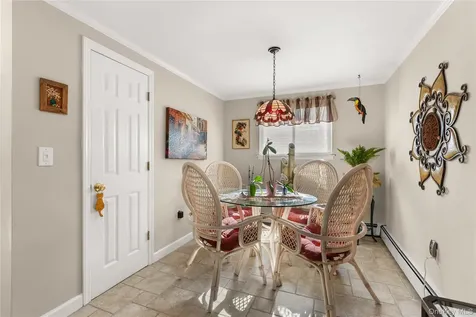 67 Hemlock Lane Bay Shore NY 11706