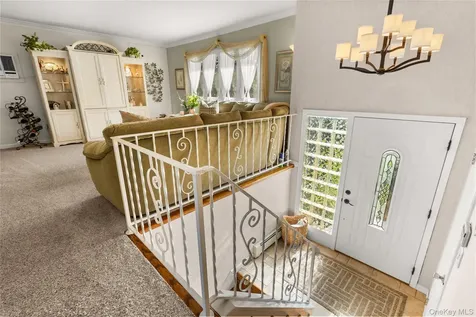 67 Hemlock Lane Bay Shore NY 11706