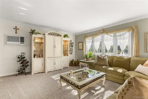 67 Hemlock Lane Bay Shore NY 11706