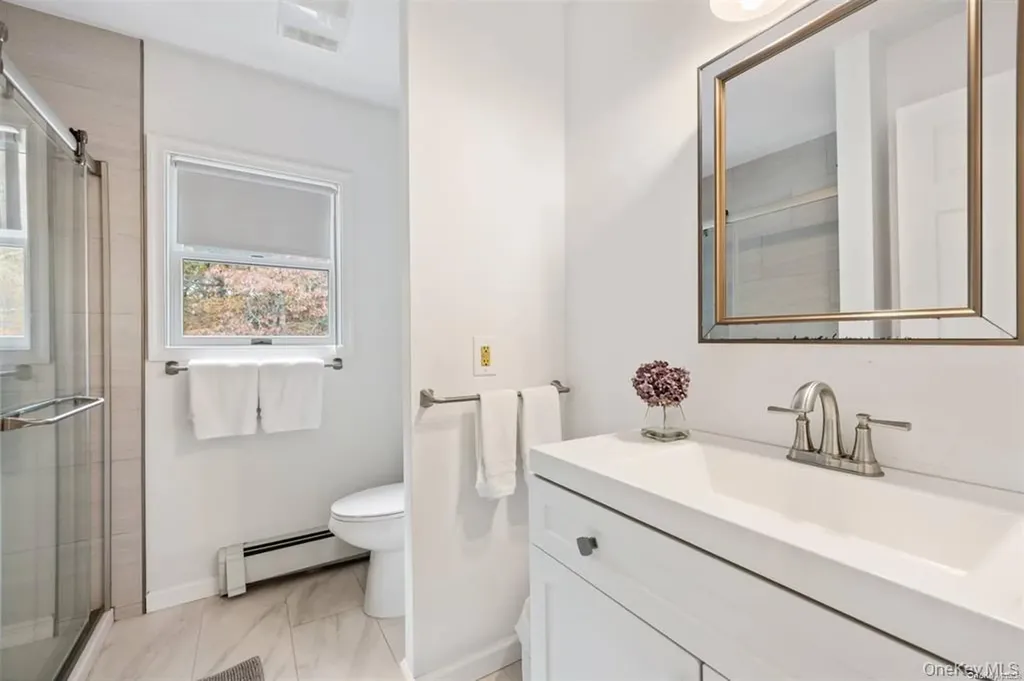 4 Wooded Lane Hampton Bays NY 11946