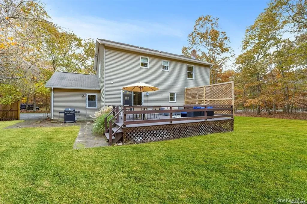 4 Wooded Lane Hampton Bays NY 11946