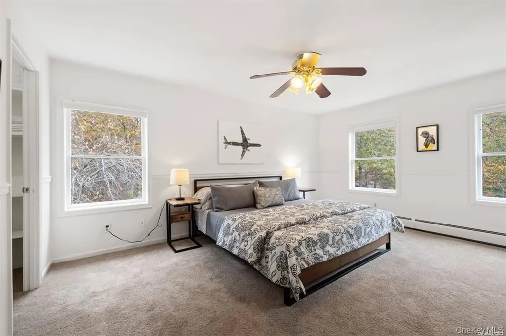 4 Wooded Lane Hampton Bays NY 11946