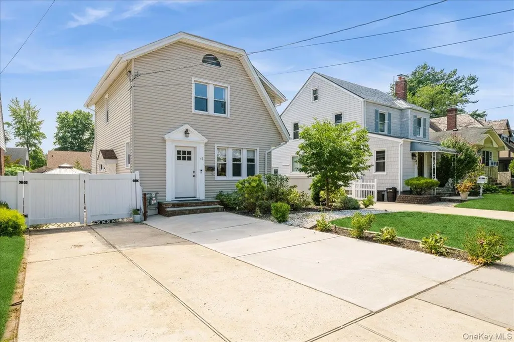 42 Stuart Avenue Malverne NY 11565