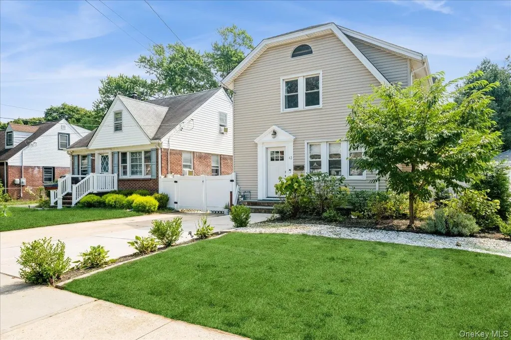 42 Stuart Avenue Malverne NY 11565