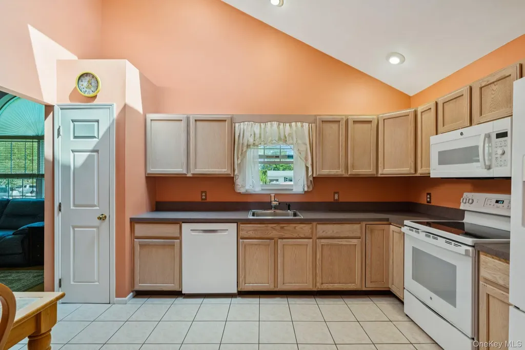 46 Broadway Shirley NY 11967