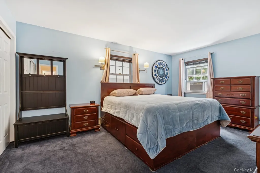 46 Broadway Shirley NY 11967