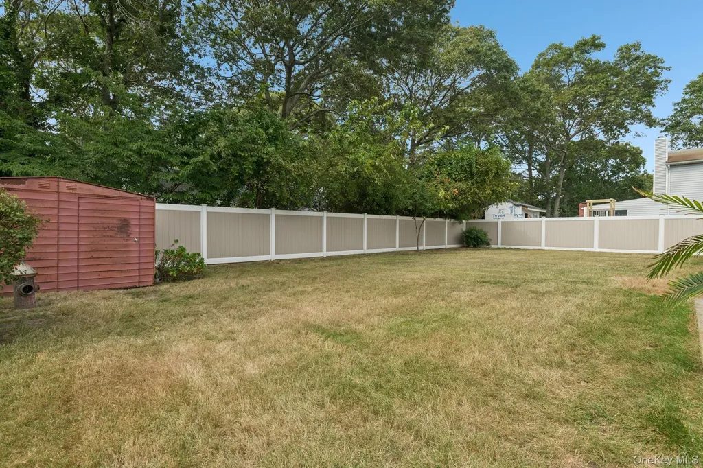46 Broadway Shirley NY 11967