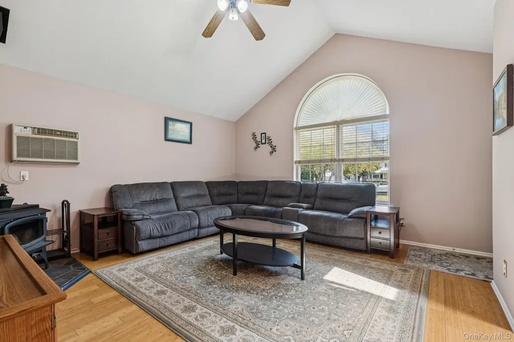 46 Broadway Shirley NY 11967