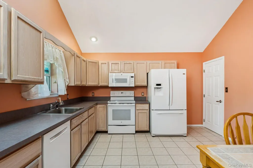 46 Broadway Shirley NY 11967