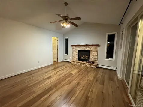 61 Baymens Sayville NY 11782