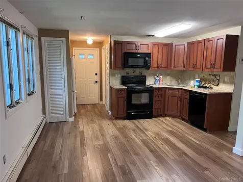 61 Baymens Sayville NY 11782