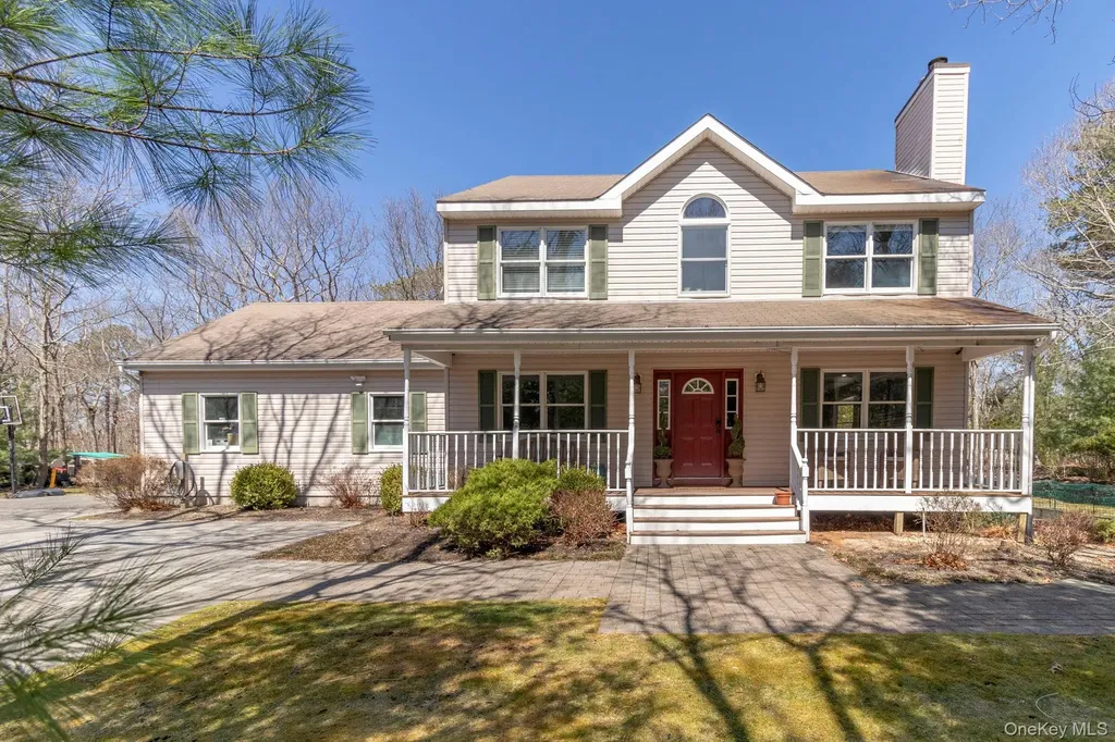 6 Bayview Terrace Hampton Bays NY 11946