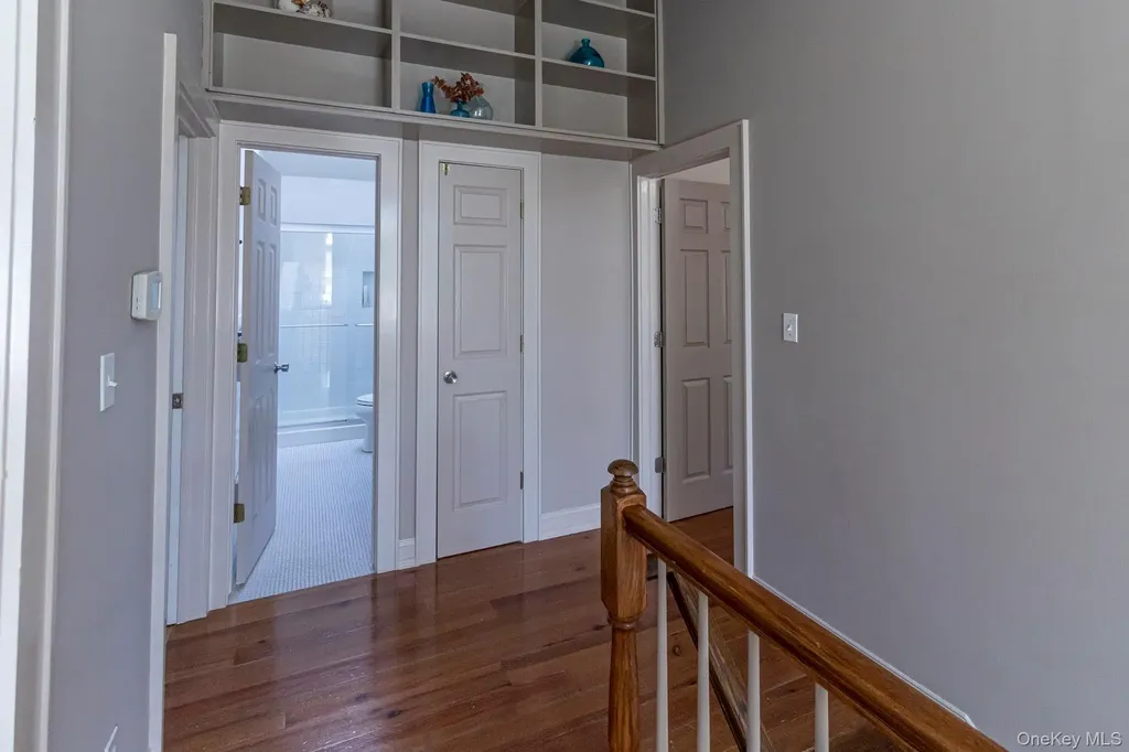 6 Bayview Terrace Hampton Bays NY 11946
