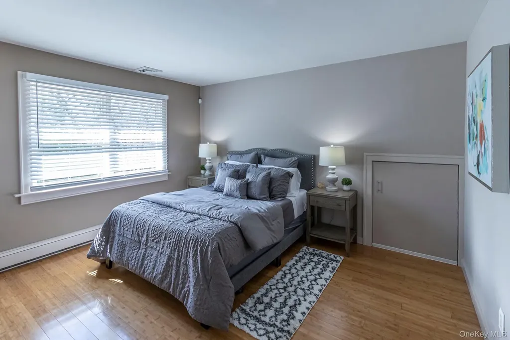 6 Bayview Terrace Hampton Bays NY 11946