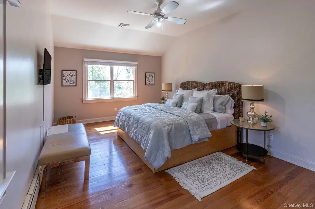 6 Bayview Terrace Hampton Bays NY 11946