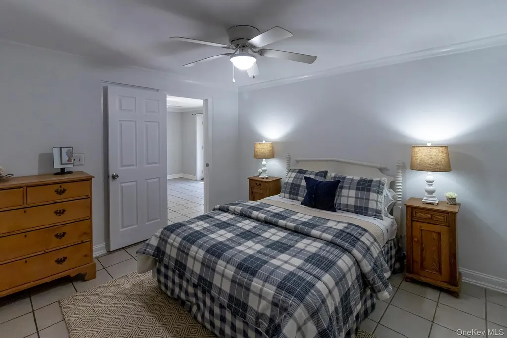 6 Bayview Terrace Hampton Bays NY 11946