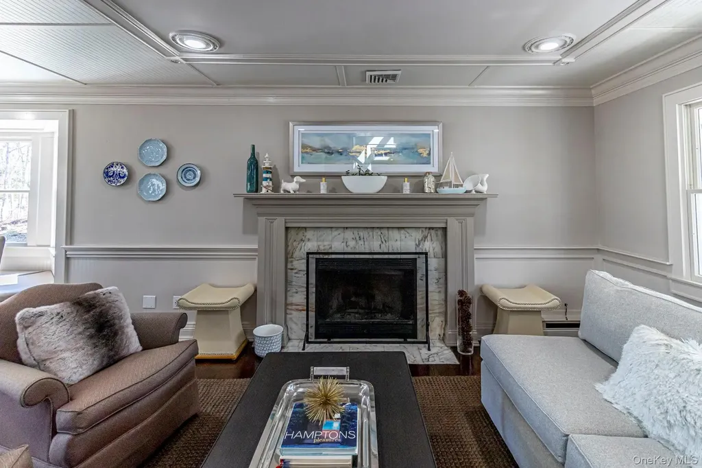 6 Bayview Terrace Hampton Bays NY 11946