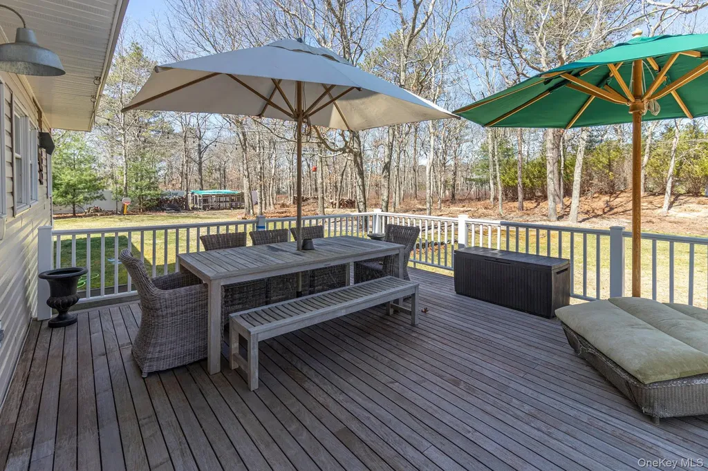 6 Bayview Terrace Hampton Bays NY 11946