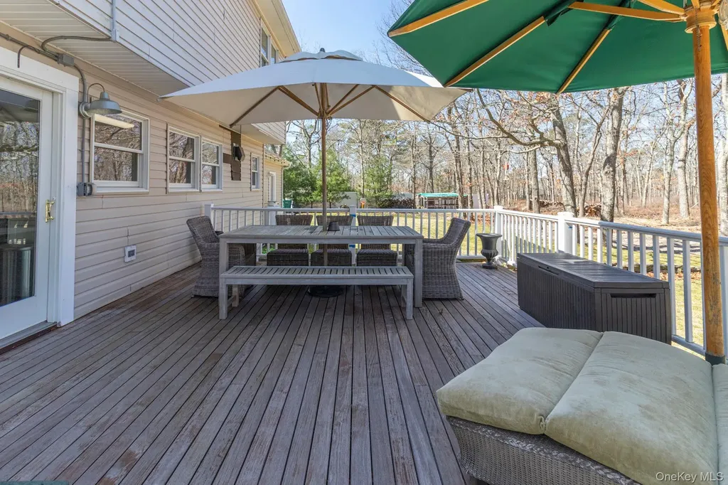 6 Bayview Terrace Hampton Bays NY 11946