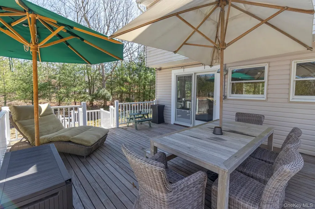 6 Bayview Terrace Hampton Bays NY 11946