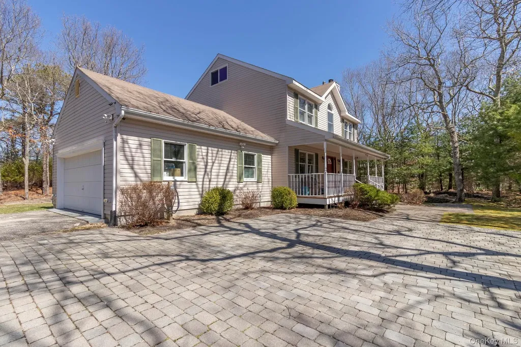 6 Bayview Terrace Hampton Bays NY 11946