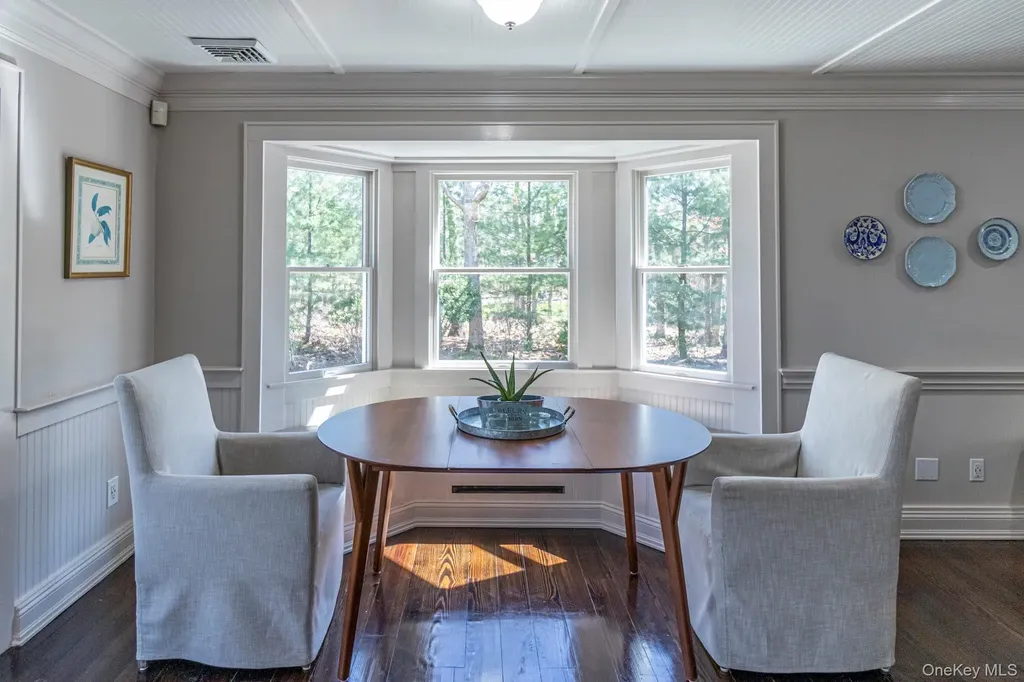 6 Bayview Terrace Hampton Bays NY 11946