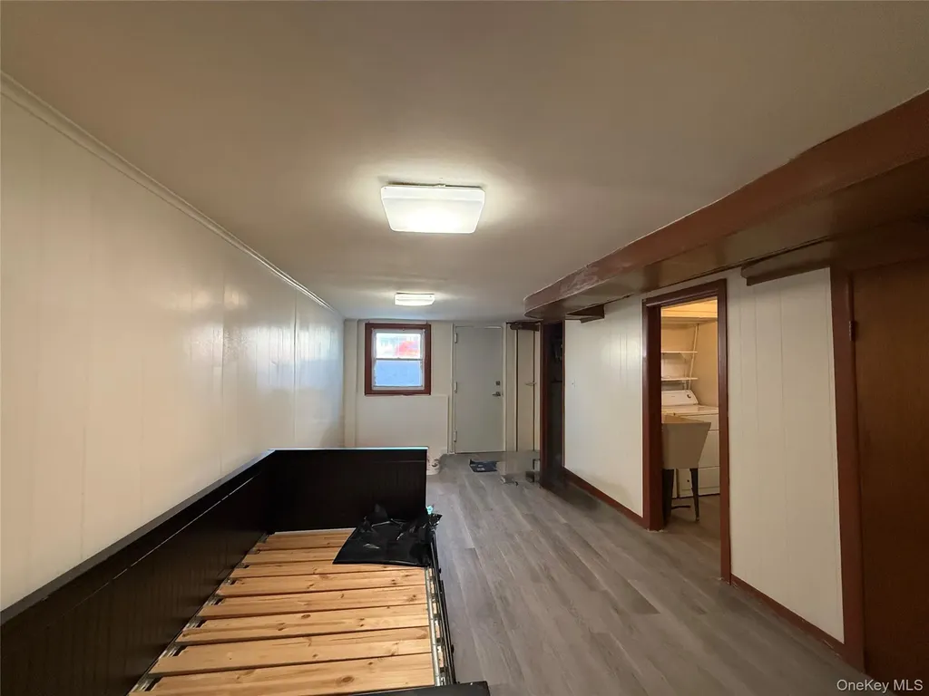 16042 26th Avenue Flushing NY 11358