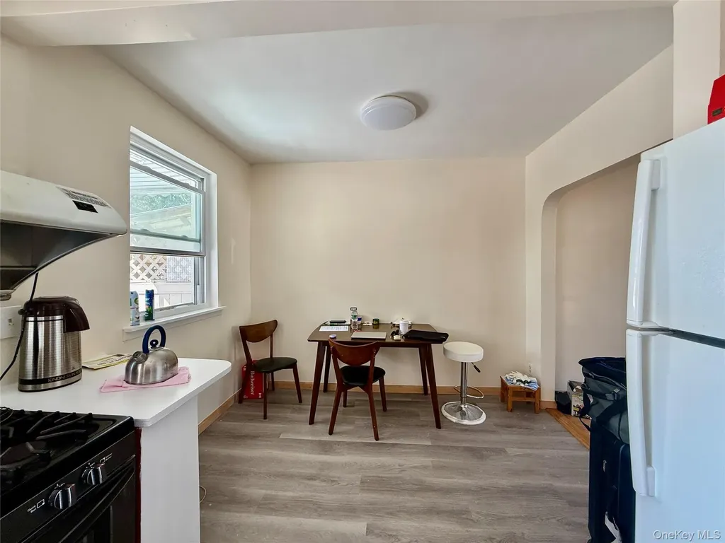 16042 26th Avenue Flushing NY 11358