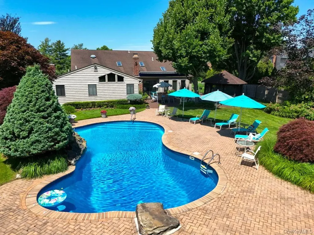 1 Castle Drive Woodbury NY 11797