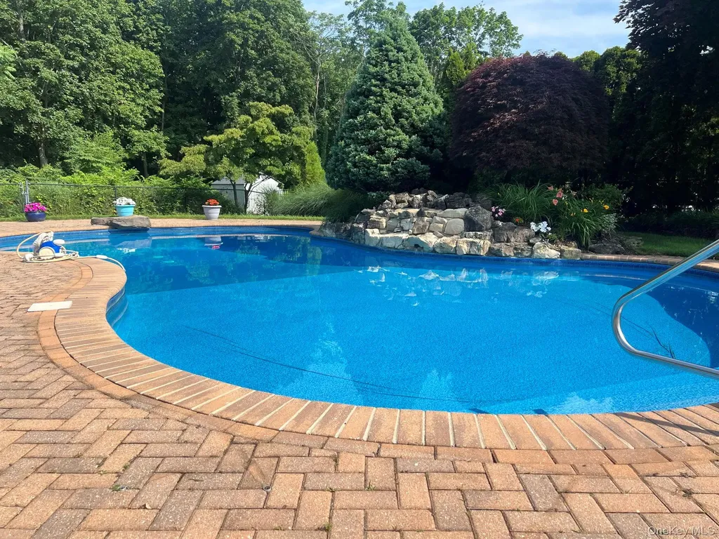 1 Castle Drive Woodbury NY 11797