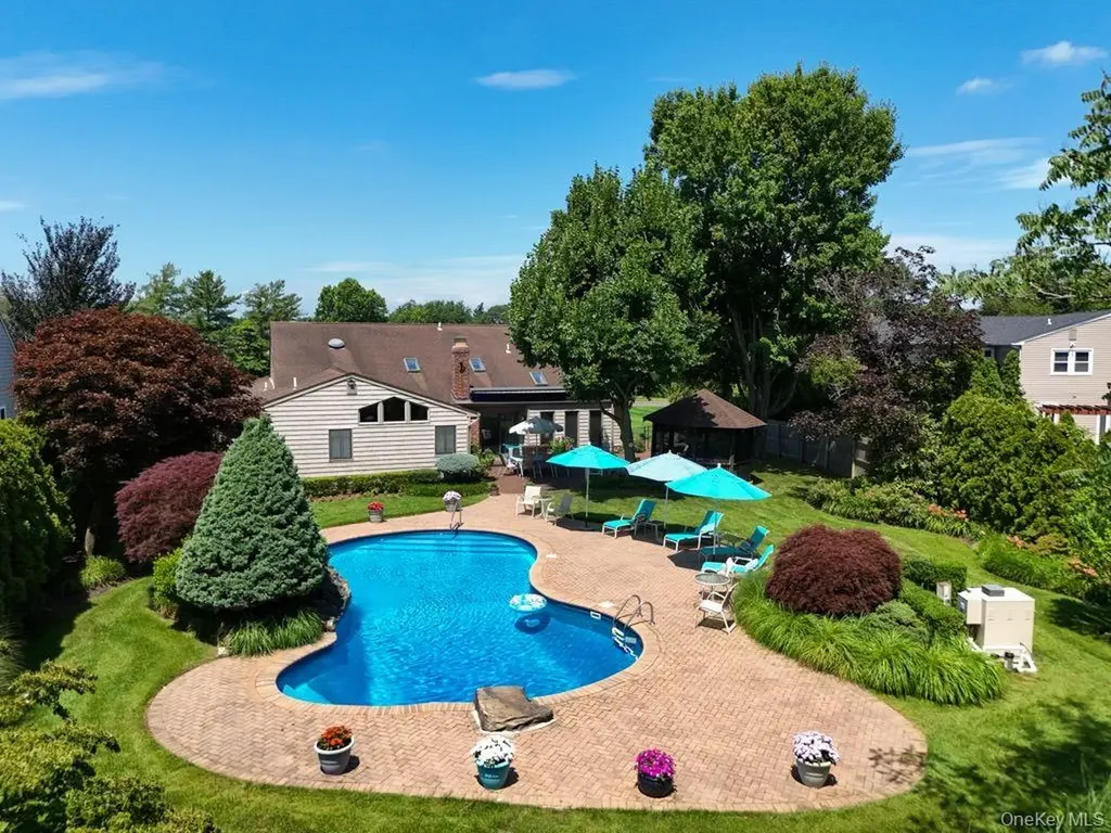 1 Castle Drive Woodbury NY 11797