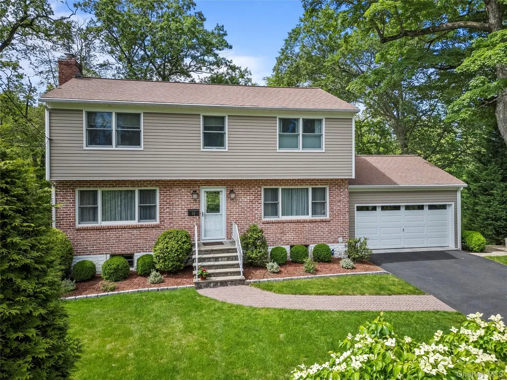 33 Sammis Lane White Plains NY 10605